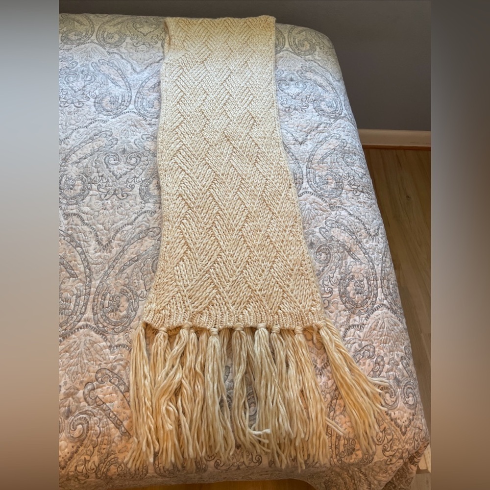 OATMEAL/CREAM BASKET WEAVE FRING SCRF - Picture 4 of 8